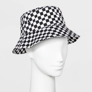 Checkered bucket hat